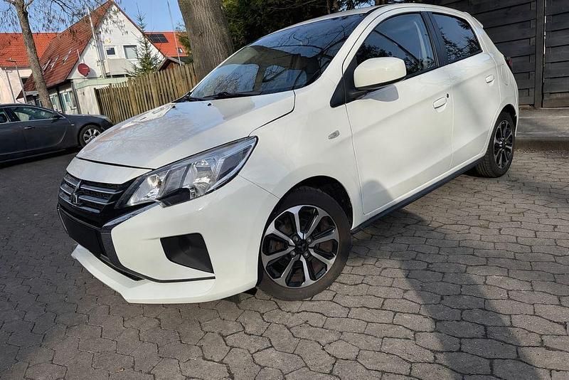 Second-hand Mitsubishi Space Star Select+ 71 CP (52 kW) 2023 Negru Hatchback