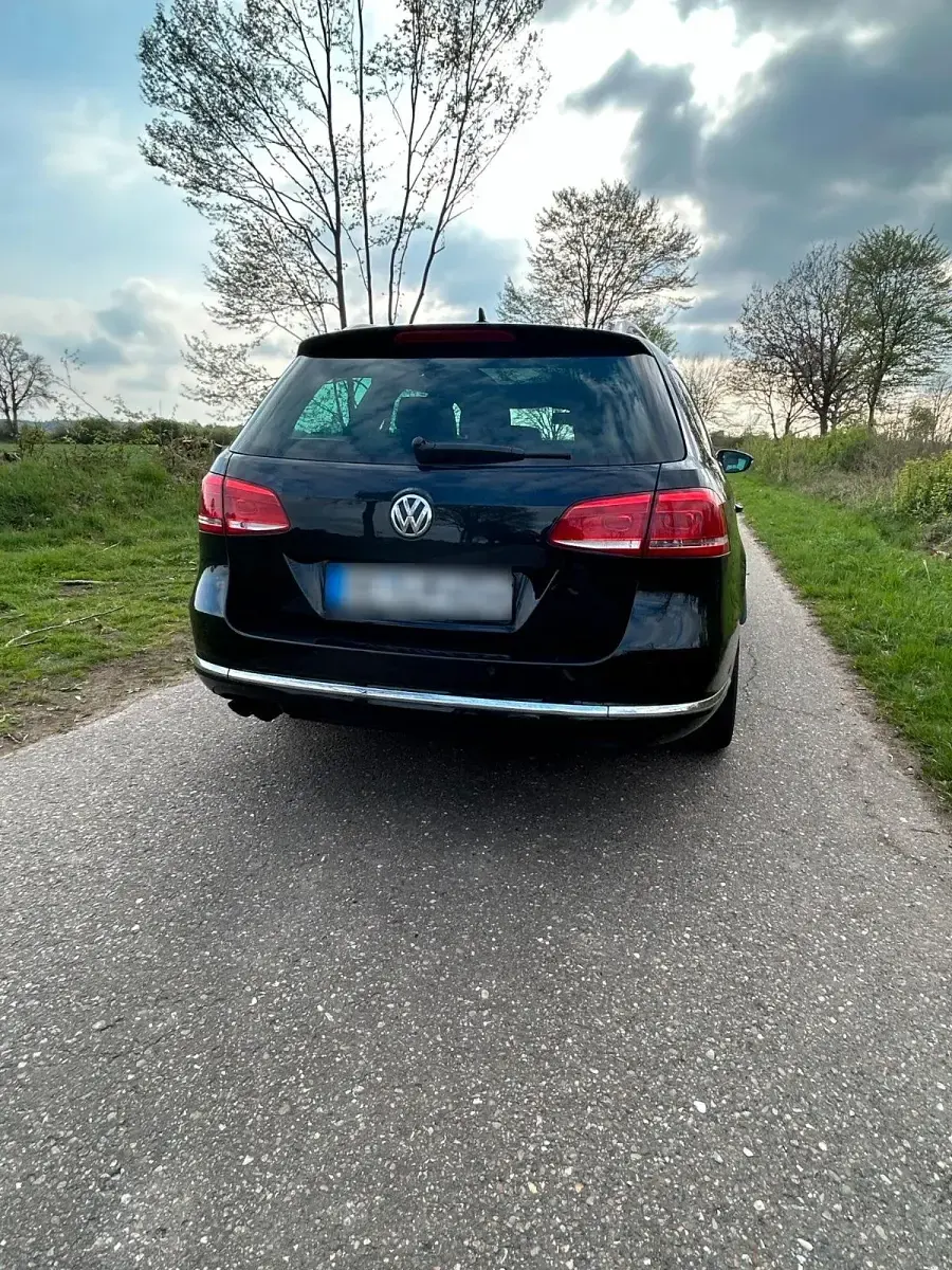 Gebraucht VW Passat Highline 160 PS (117 kW) 2011 Schwarz Kombi
