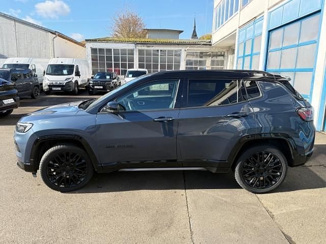 Gebraucht Jeep Compass 131 PS (96 kW) 2024 Blau SUV