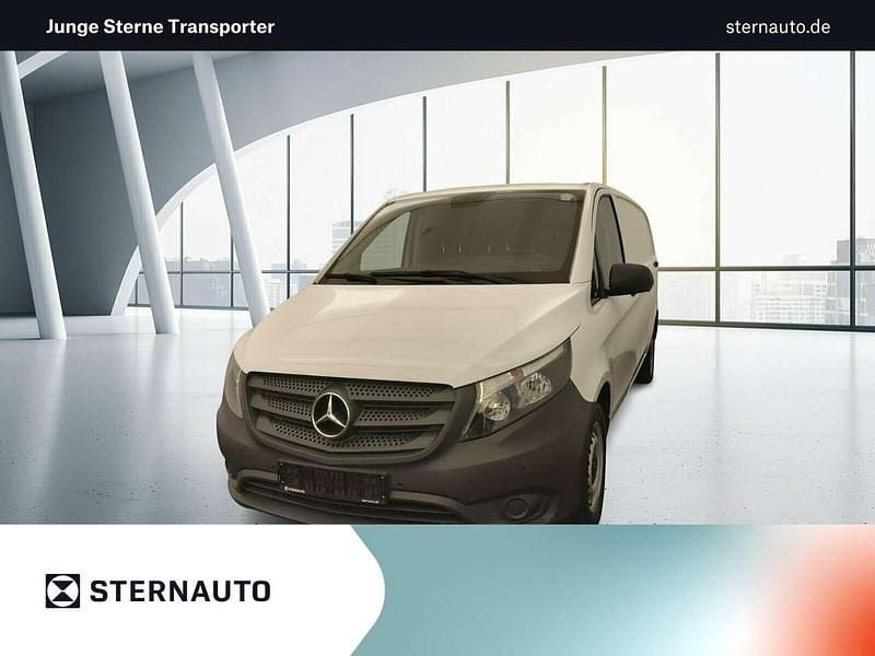 Weiß Gebraucht 2023 Mercedes Vito Van / Kleinbus | 29.453 € (Superpreis) - Bild 1/4