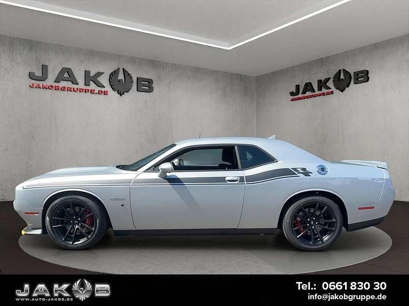 Używany Dodge Challenger 377 KM (277 kW) 2024 Srebrny Coupe