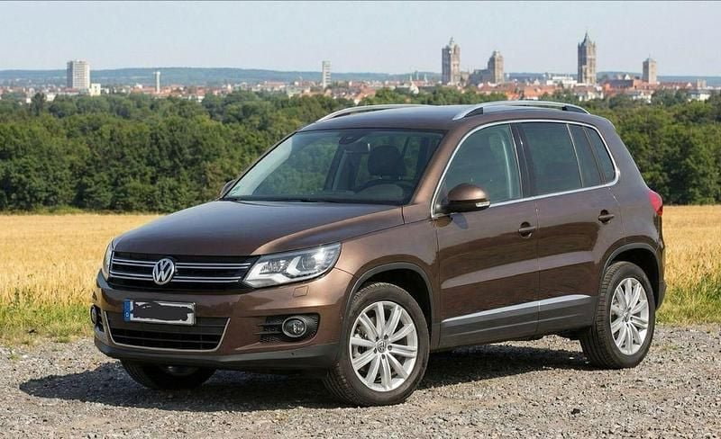 Braun Gebraucht 2016 VW Tiguan Highline SUV | 18.000 € (Guter Preis) - Bild 1/4