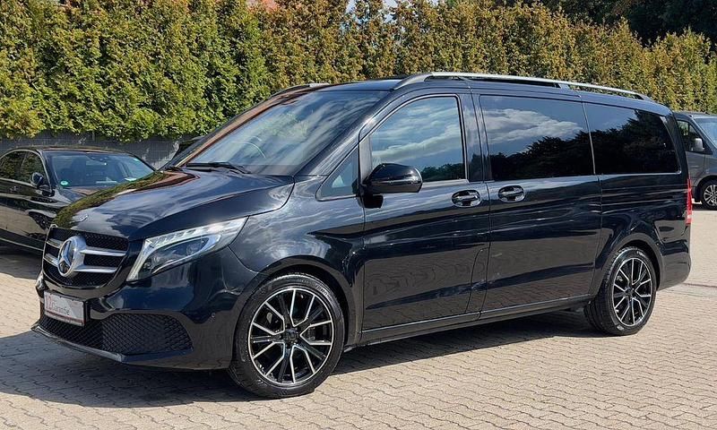 Obsidianschwarz metallic Gebraucht 2020 Mercedes V220 Edition Van / Kleinbus | 42.990 € (Fairer Preis) - Bild 1/4