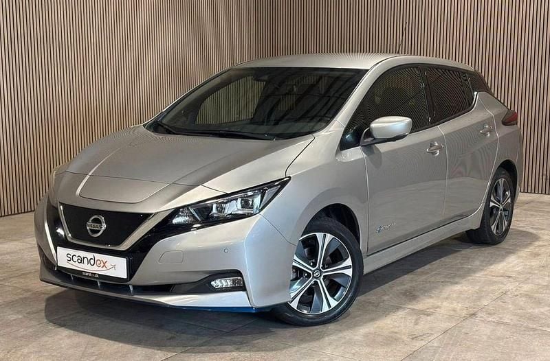 Grau Gebraucht 2020 Nissan Leaf Kleinwagen | 12.000 € (Guter Preis) - Bild 1/4