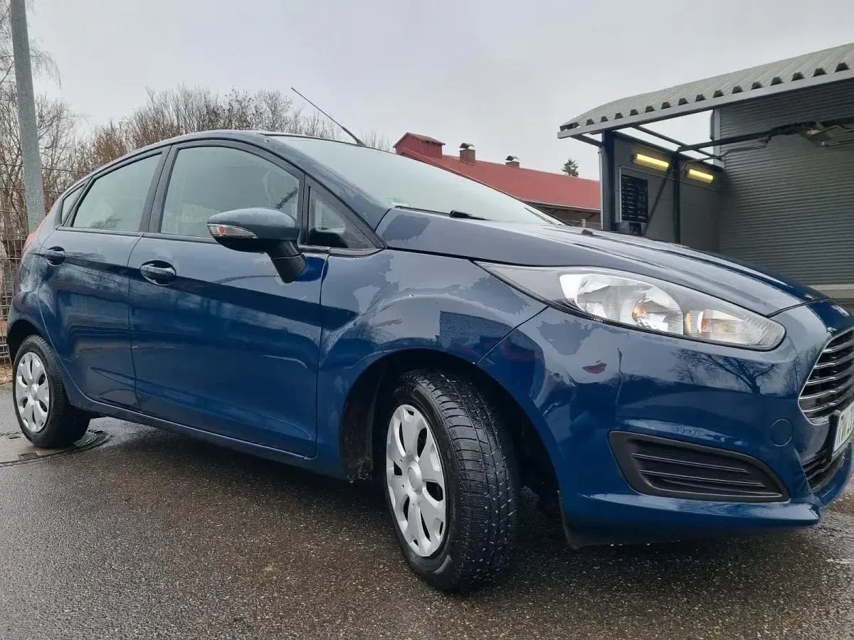 Gebraucht Ford Fiesta Trend 75 PS (55 kW) 2012 Blau Kleinwagen