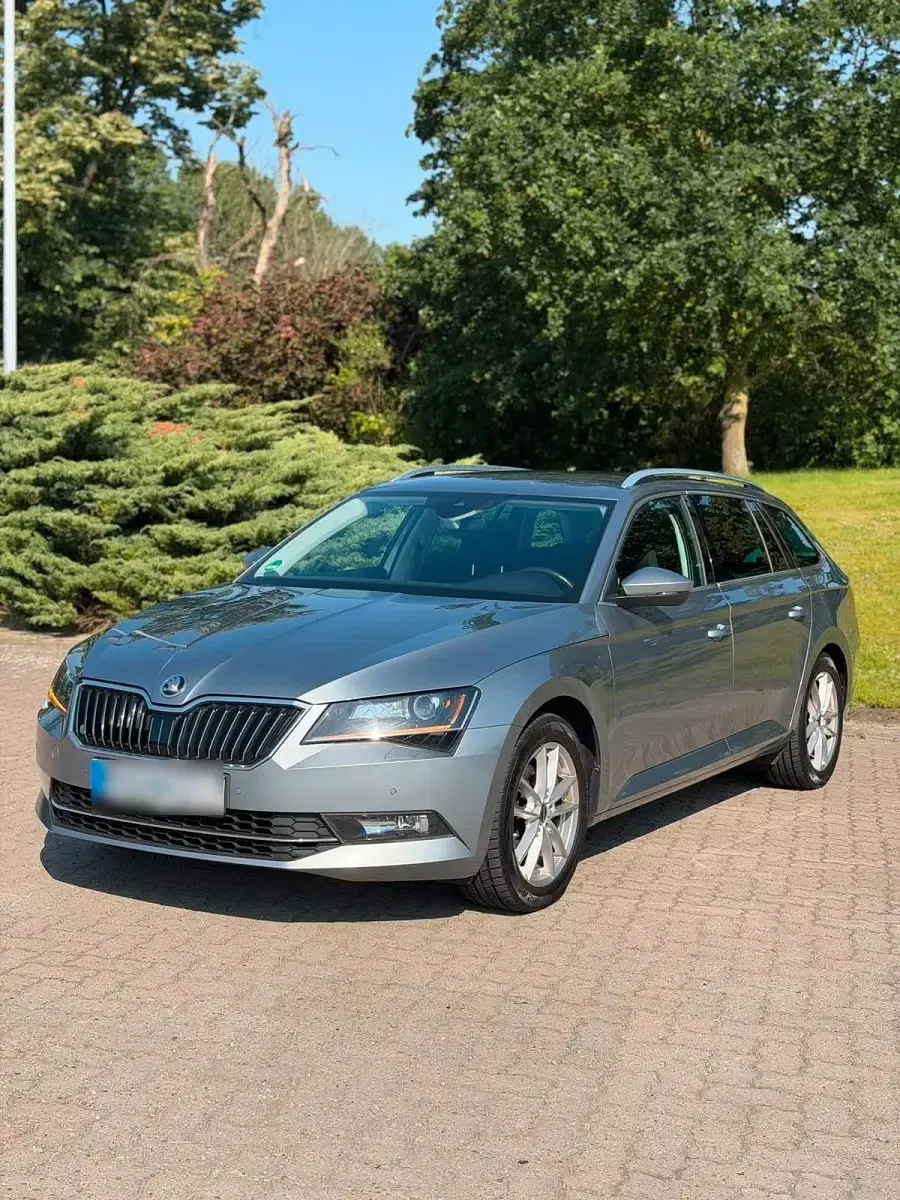 Gebraucht Skoda Superb 150 PS (110 kW) 2017 Silber Kombi