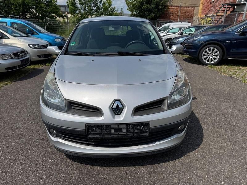 Silber Gebraucht 2005 Renault Clio III Kleinwagen | 2.999 € (Guter Preis) - Bild 1/4