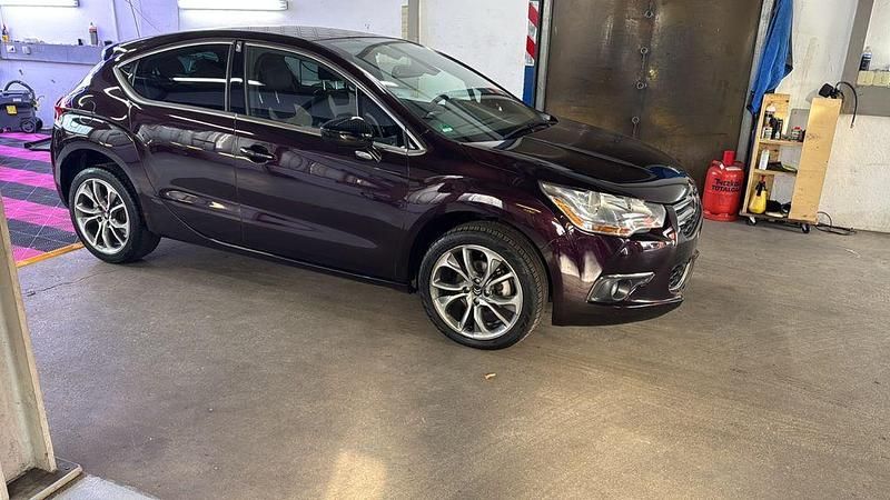 Gebraucht Citroën DS4 Urban Show 120 PS (88 kW) 2014 Violet Kleinwagen
