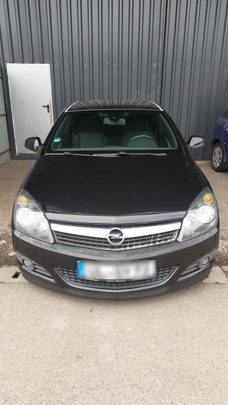Gebraucht Opel Astra GTC 115 PS (84 kW) 2010 Schwarz Coupé