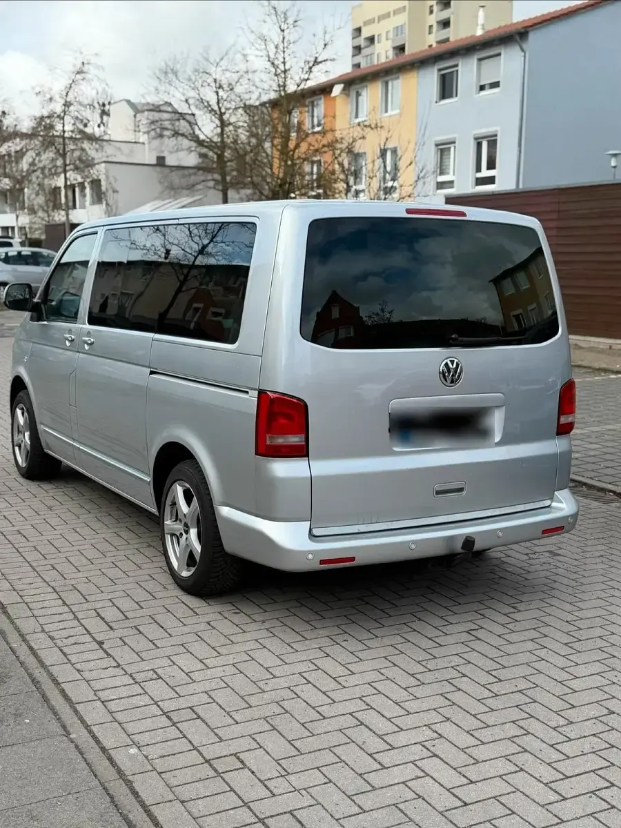 Gebraucht VW Multivan Highline 179 PS (131 kW) 2012 Silber Van / Kleinbus