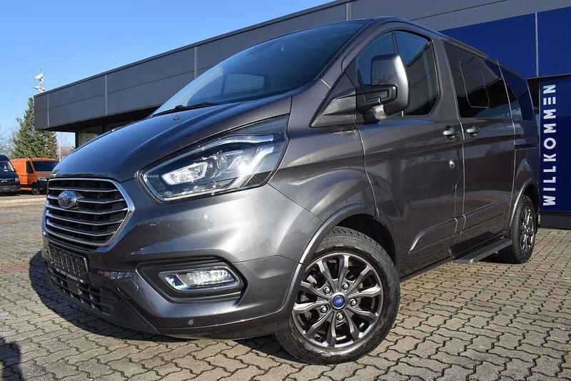 Grau Gebraucht 2021 Ford Tourneo Custom Titanium X Van | 33.990 € (Guter Preis) - Bild 1/4