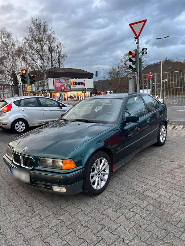 Gebraucht BMW 316 102 PS (75 kW) 1994 Grün Coupé