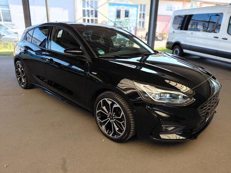Gebraucht Ford Focus ST-Line 150 PS (110 kW) 2019 Schwarz Limousine
