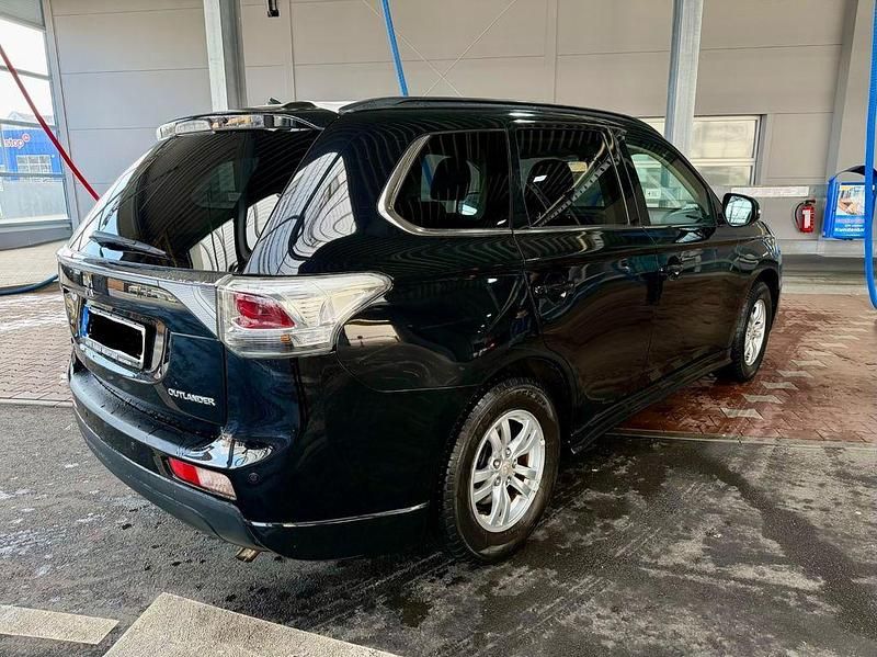 Gebraucht Mitsubishi Outlander 150 PS (110 kW) 2013 Schwarz SUV