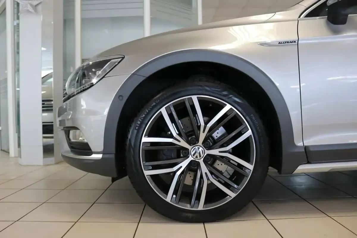 Gebraucht VW Passat 239 PS (175 kW) 2016 Silber Limousine