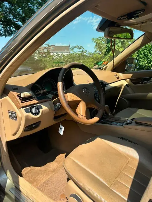 Gebraucht Mercedes 320 224 PS (164 kW) 2008 Beige Limousine