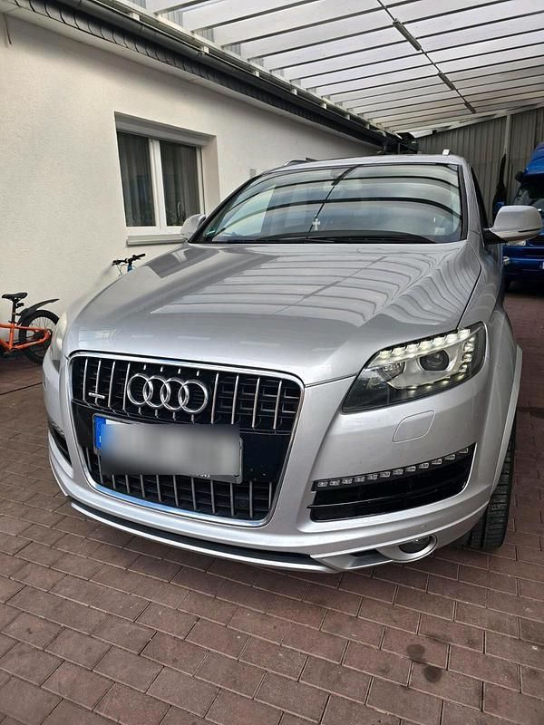 Silber Gebraucht 2010 Audi Q7 SUV | 18.950 € - Bild 1/4