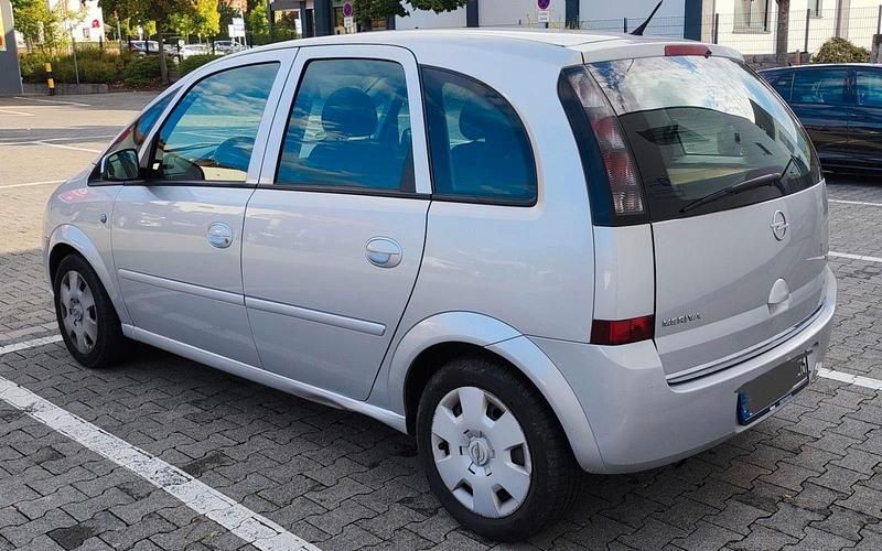 Grau Gebraucht 2008 Opel Meriva Edition Van / Kleinbus | 3.900 € (Etwas zu teuer) - Bild 1/4