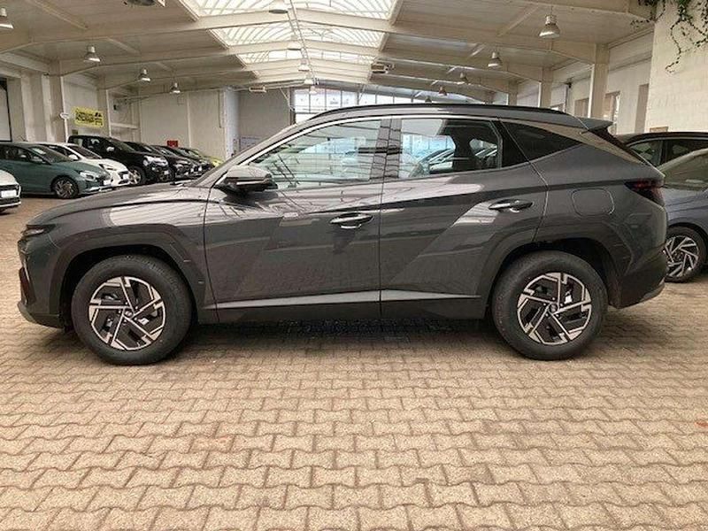 Neu Hyundai Tucson Select 150 PS (110 kW) 2025 Ecotronic grey SUV