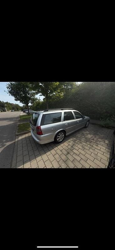 Silber Gebraucht 2000 Opel Vectra Kombi | 650 € (Superpreis) - Bild 1/4