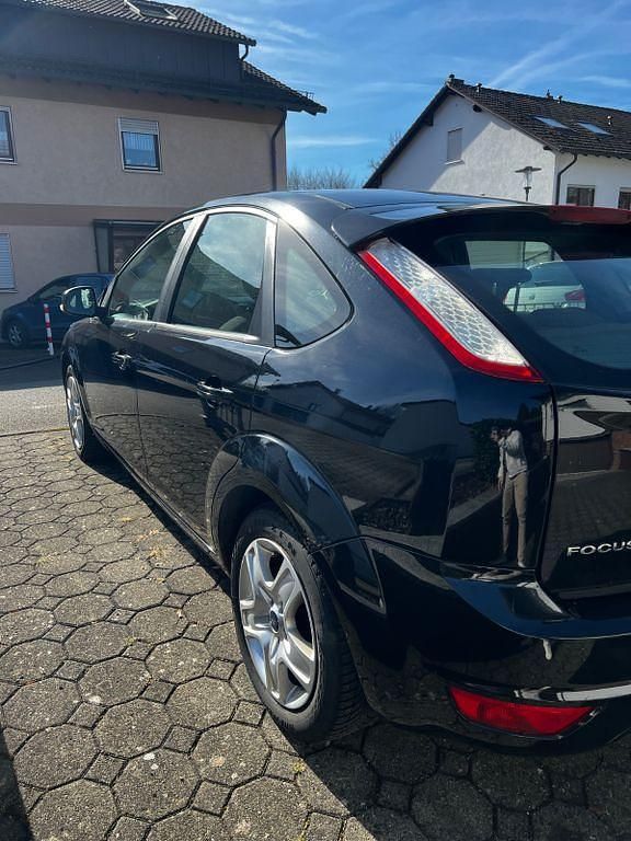 Używany Ford Focus 116 KM (85 kW) 2008 Czarny Sedan/Limuzyna