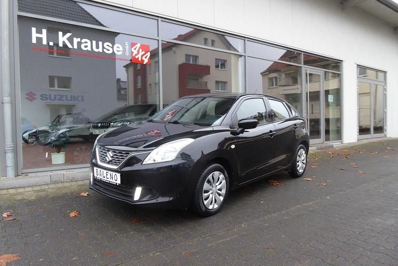 Schwarz Gebraucht 2017 Suzuki Baleno Club Kleinwagen | 9.380 € (Fairer Preis) - Bild 1/4