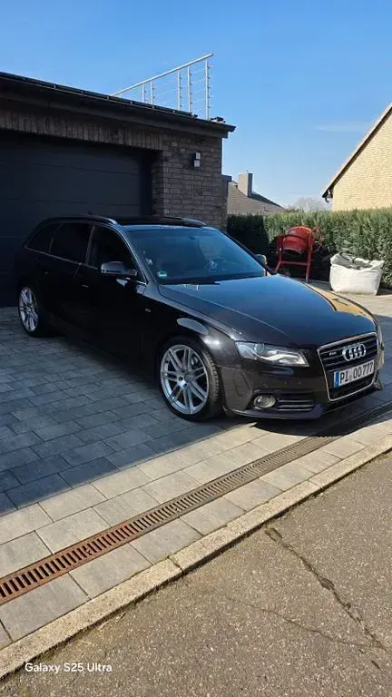 Używany Audi A4 Attraction 190 KM (139 kW) 2011 Czarny Kombi