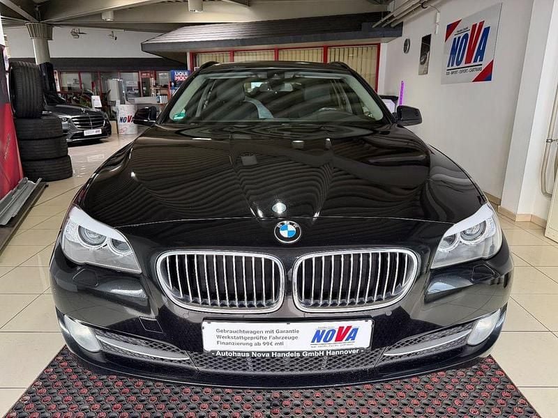 Schwarz Gebraucht 2013 BMW 520 Performance Limousine | 11.790 € (Guter Preis) - Bild 1/4
