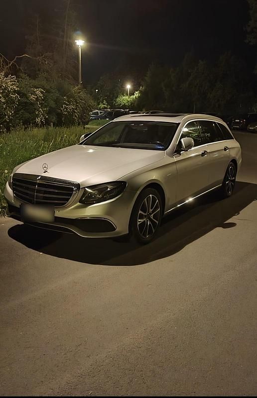 Gebraucht Mercedes E220 194 PS (142 kW) 2017 Silber Kombi