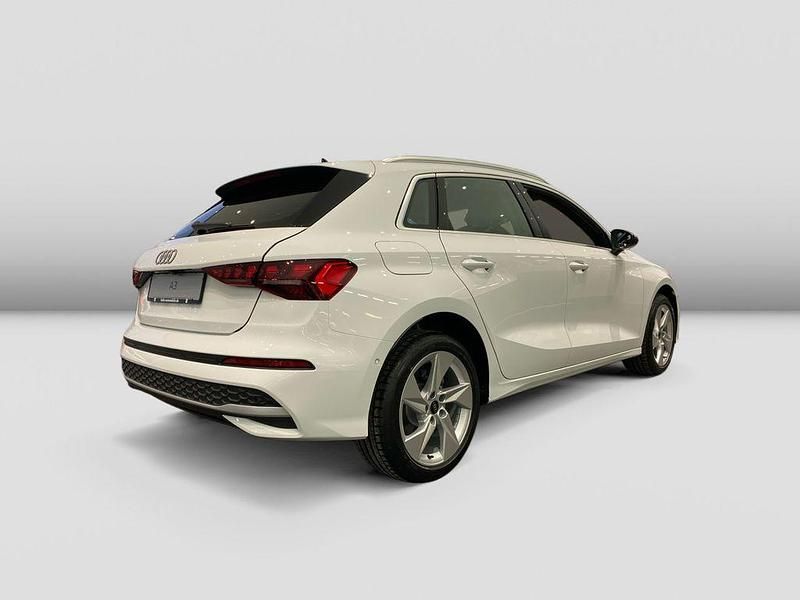 Gebraucht Audi A3 116 PS (85 kW) 2026 Arkonaweiß Limousine