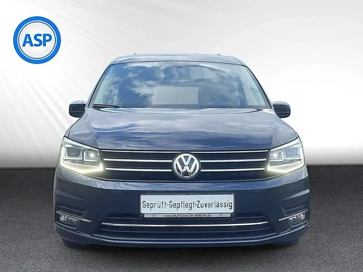 Gebraucht VW Caddy Highline 102 PS (75 kW) 2019 Starlight blue metallic Van / Kleinbus