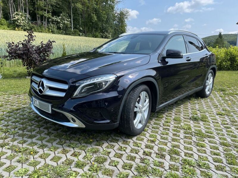 Violet Gebraucht 2015 Mercedes GLA250 Urban SUV | 18.400 € (Etwas zu teuer) - Bild 1/4