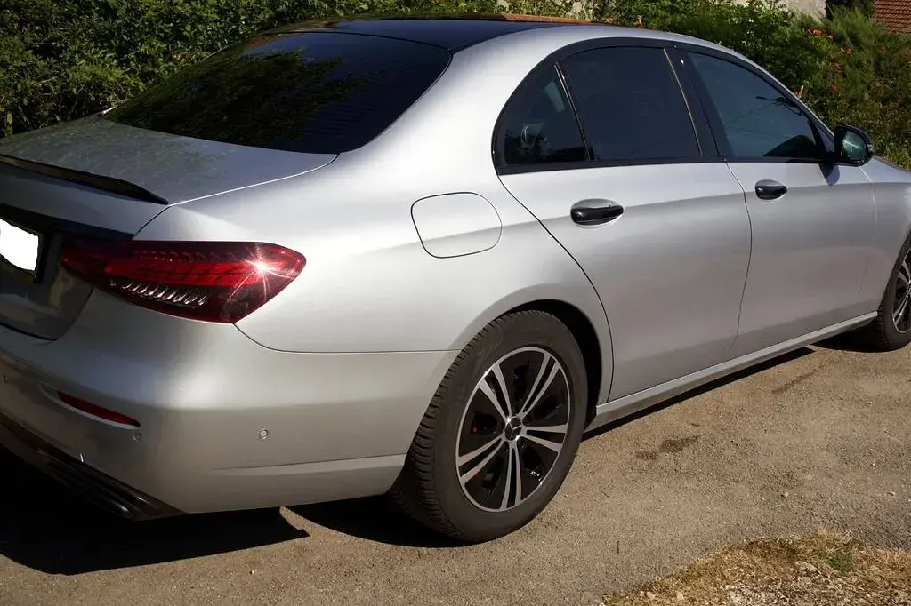 Gebraucht Mercedes E200 160 PS (117 kW) 2020 Silber Limousine