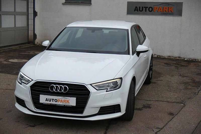 Gebraucht Audi A3 Sport 116 PS (85 kW) 2018 Weiß Limousine