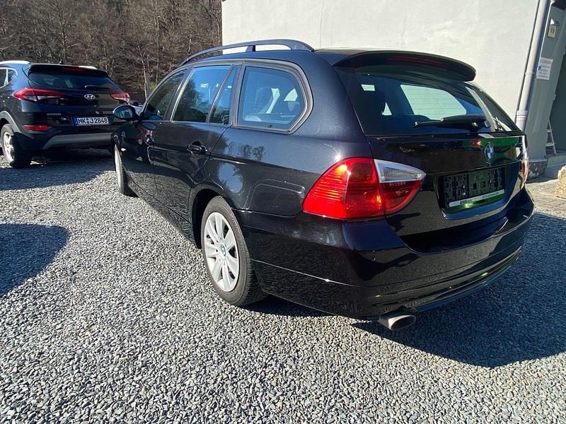 Gebraucht BMW 320 Comfort Edition 177 PS (130 kW) 2008 Schwarz Kombi
