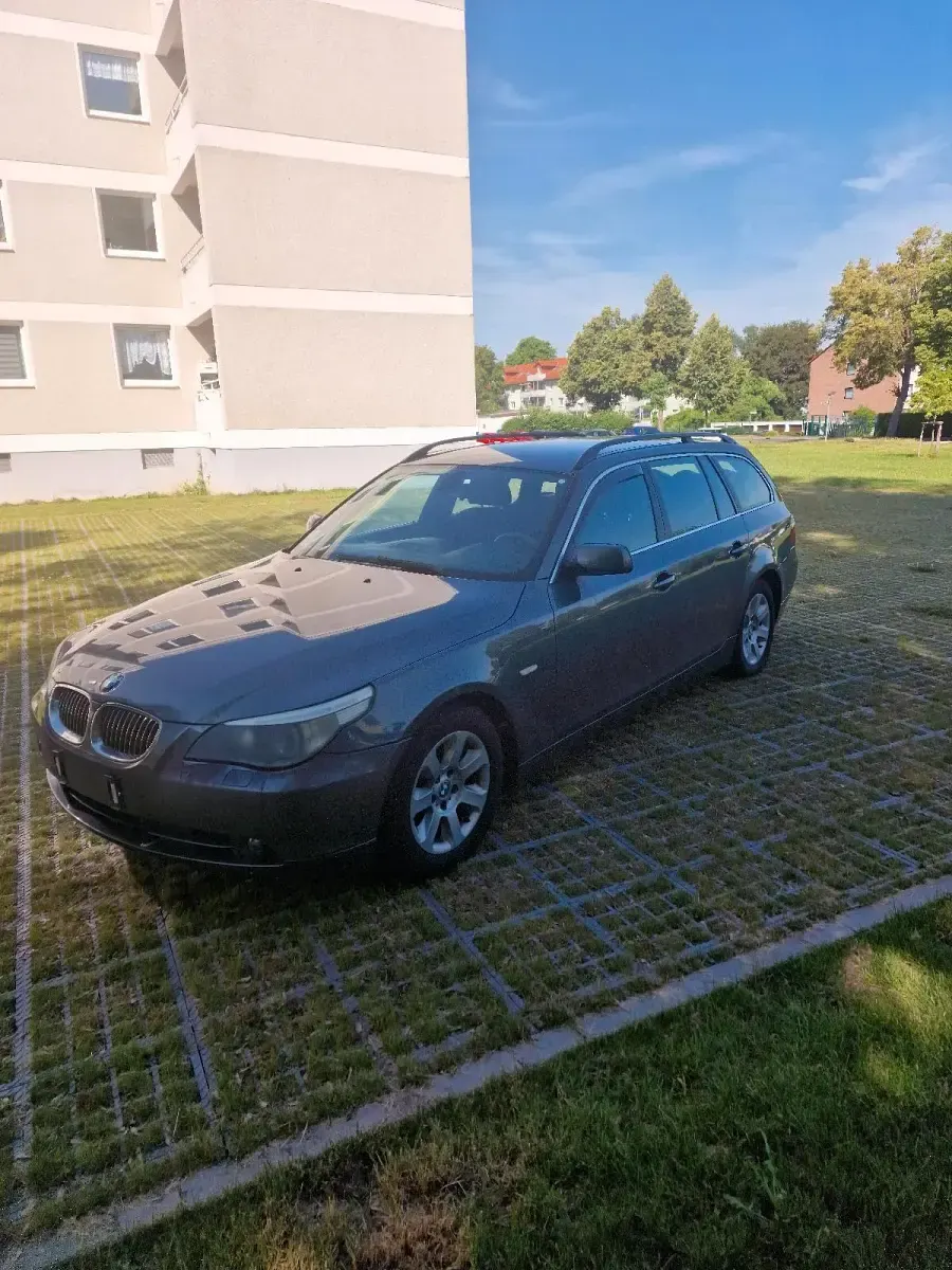 Gebraucht BMW 525 177 PS (130 kW) 2006 Grau Kombi