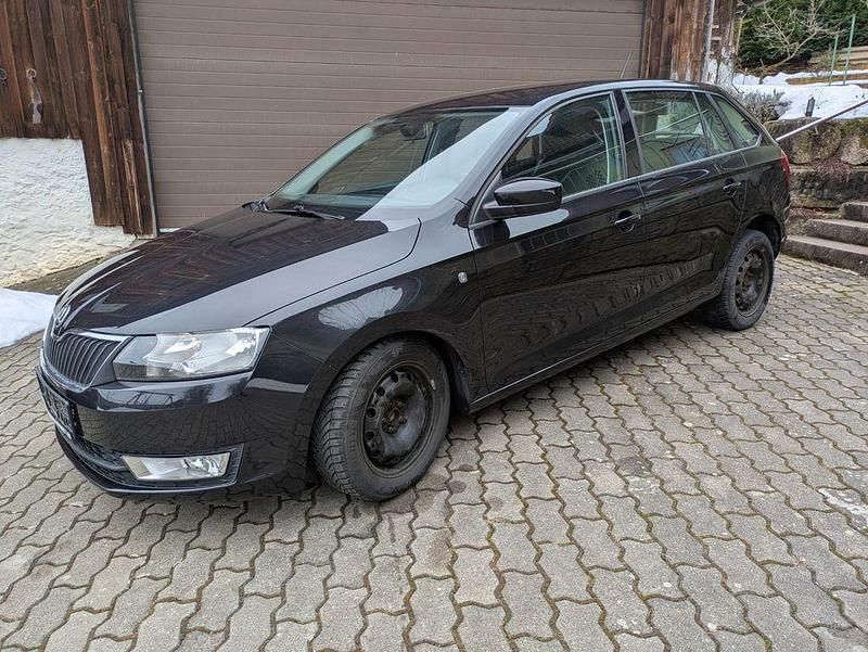 Gebraucht Skoda Rapid Active 90 PS (66 kW) 2015 Schwarz Kleinwagen