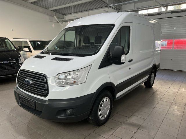 Gebraucht Ford Transit Trend 170 PS (125 kW) 2018 Frost weiß Van