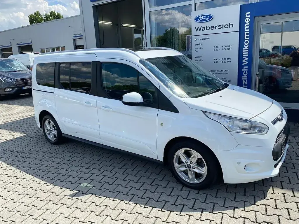 Gebraucht Ford Tourneo Connect Titanium 120 PS (88 kW) 2017 Frostweiß Van / Kleinbus