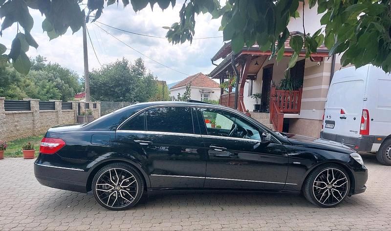 Gebraucht Mercedes E350 231 PS (169 kW) 2009 Schwarz Limousine