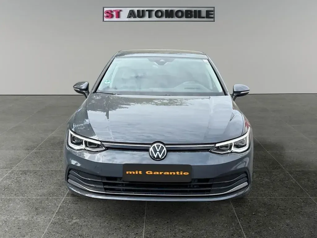Brugt VW Golf VIII Active 150 HK (110 kW) 2022 Grå Sedan