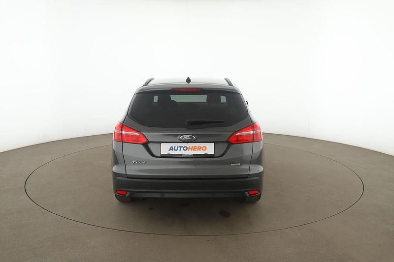 Gebraucht Ford Focus Business Edition 125 PS (91 kW) 2017 Grau Kombi