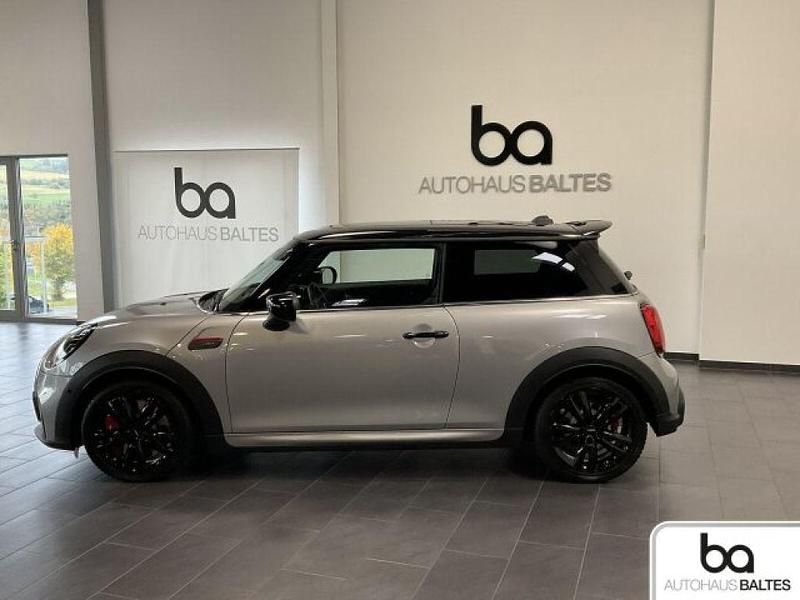 Gebraucht Mini John Cooper Works 231 PS (169 kW) 2024 Melting silver iii (metallic) Kleinwagen