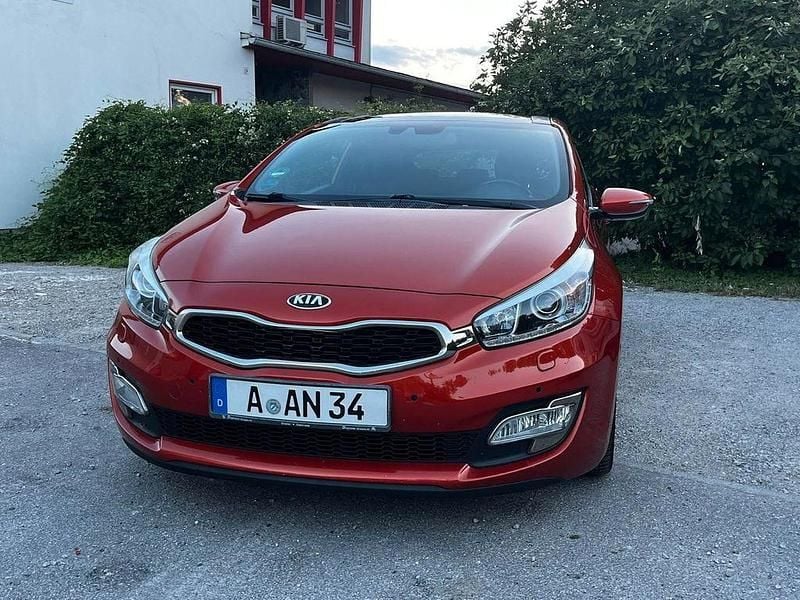 Gebraucht Kia ProCeed 135 PS (99 kW) 2013 Orange Kleinwagen