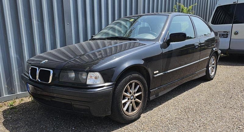 Schwarz Gebraucht 2000 BMW 316 Kleinwagen | 750 € (Superpreis) - Bild 1/4
