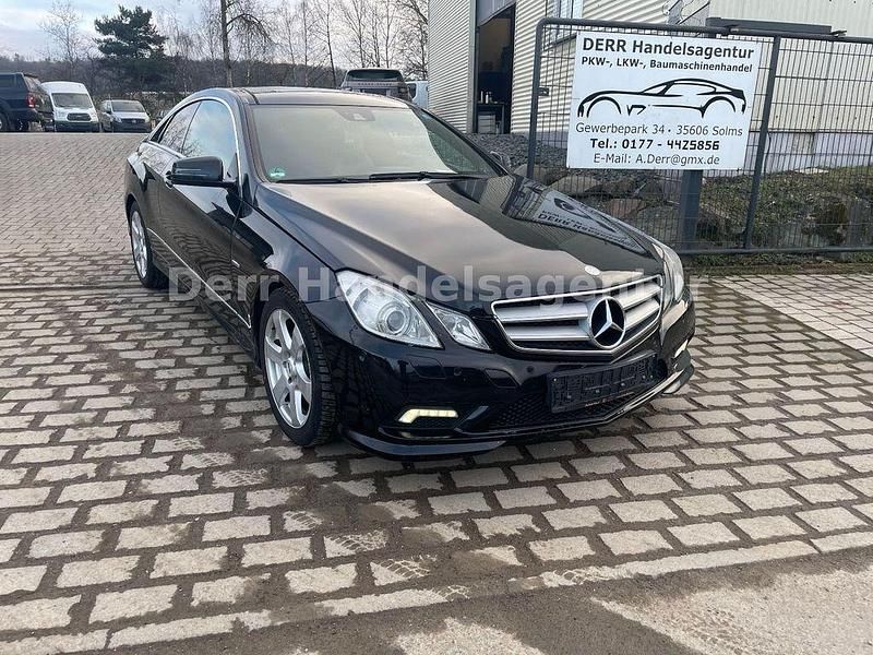 Gebraucht Mercedes E350 AMG 231 PS (169 kW) 2011 Schwarz Coupé