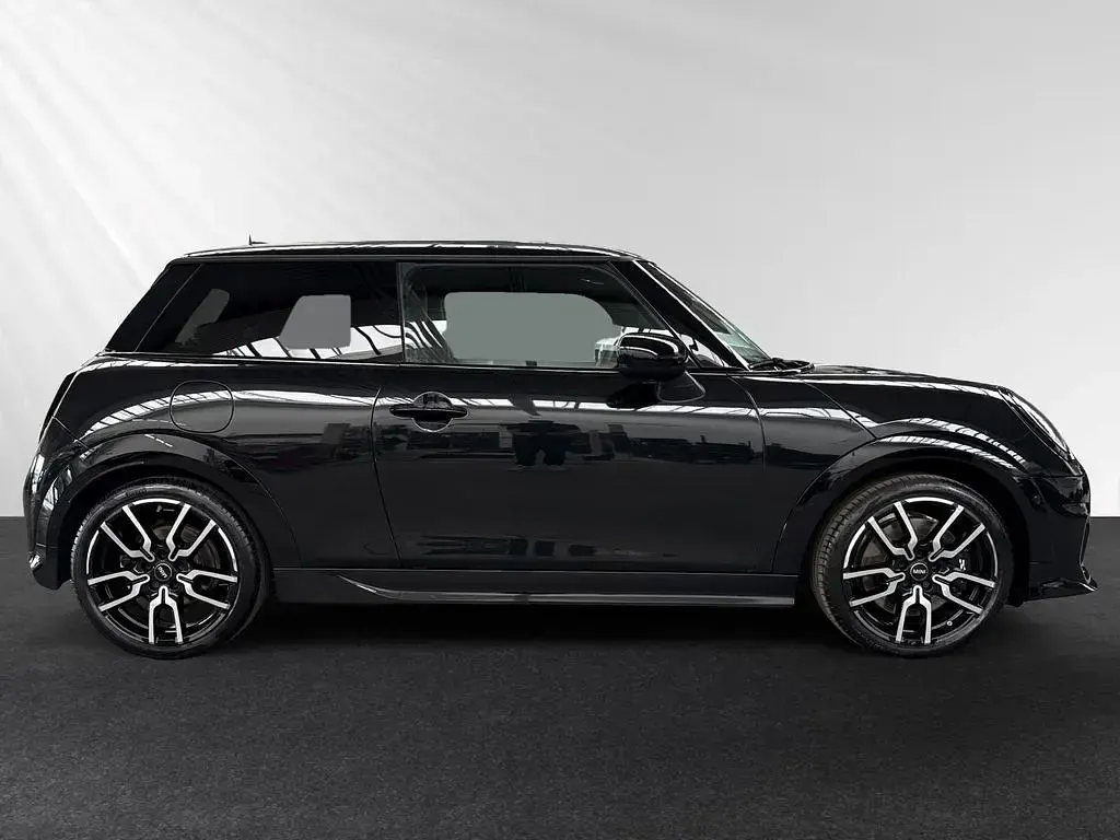 Gebraucht Mini Cooper 156 PS (114 kW) 2025 Schwarz Kleinwagen