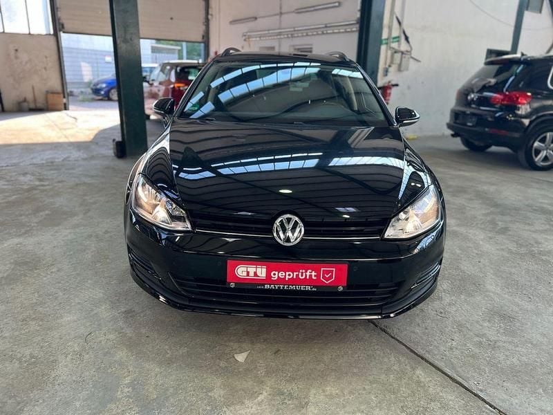 Schwarz Gebraucht 2016 VW Golf VII Trendline Kombi | 10.990 € (Guter Preis) - Bild 1/4