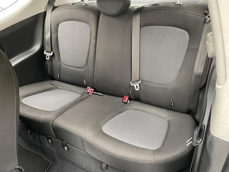 Gebraucht Hyundai i20 85 PS (62 kW) 2014 Weiß Kleinwagen