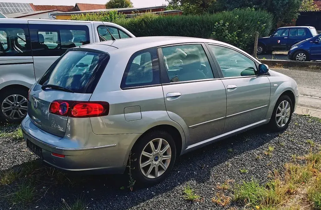 Gebraucht Fiat Croma Dynamic 120 PS (88 kW) 2009 Silber Limousine